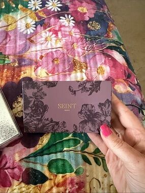 SEINT Beauty Palette — Mauve Floral Compact